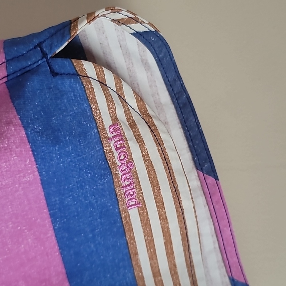 Women's Patagonia Wave Maker Board Surfing short Pink & Blue Stripe SZ 8 - Picture 4 of 15